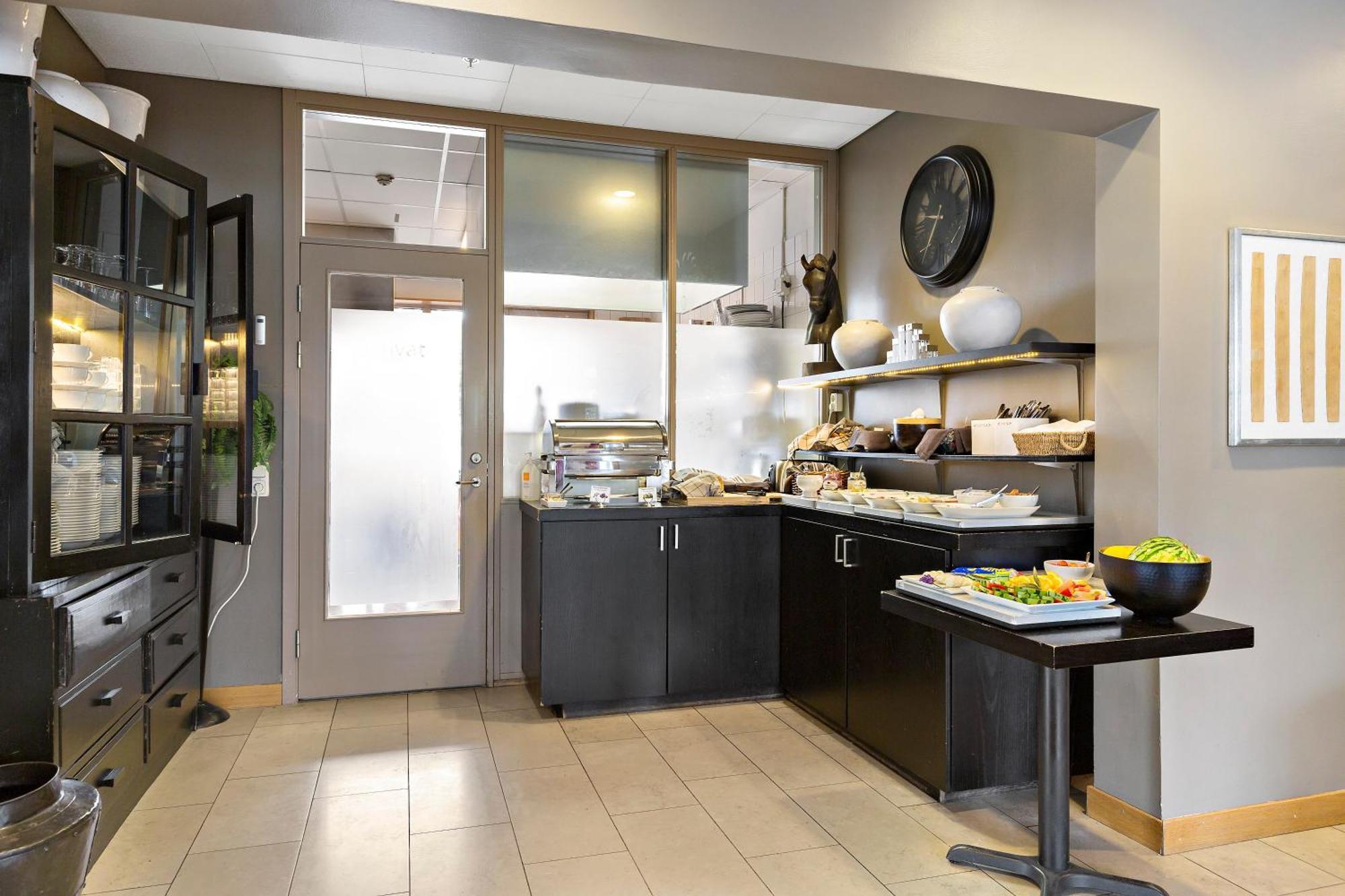 Best Western Solna Business Park Экстерьер фото