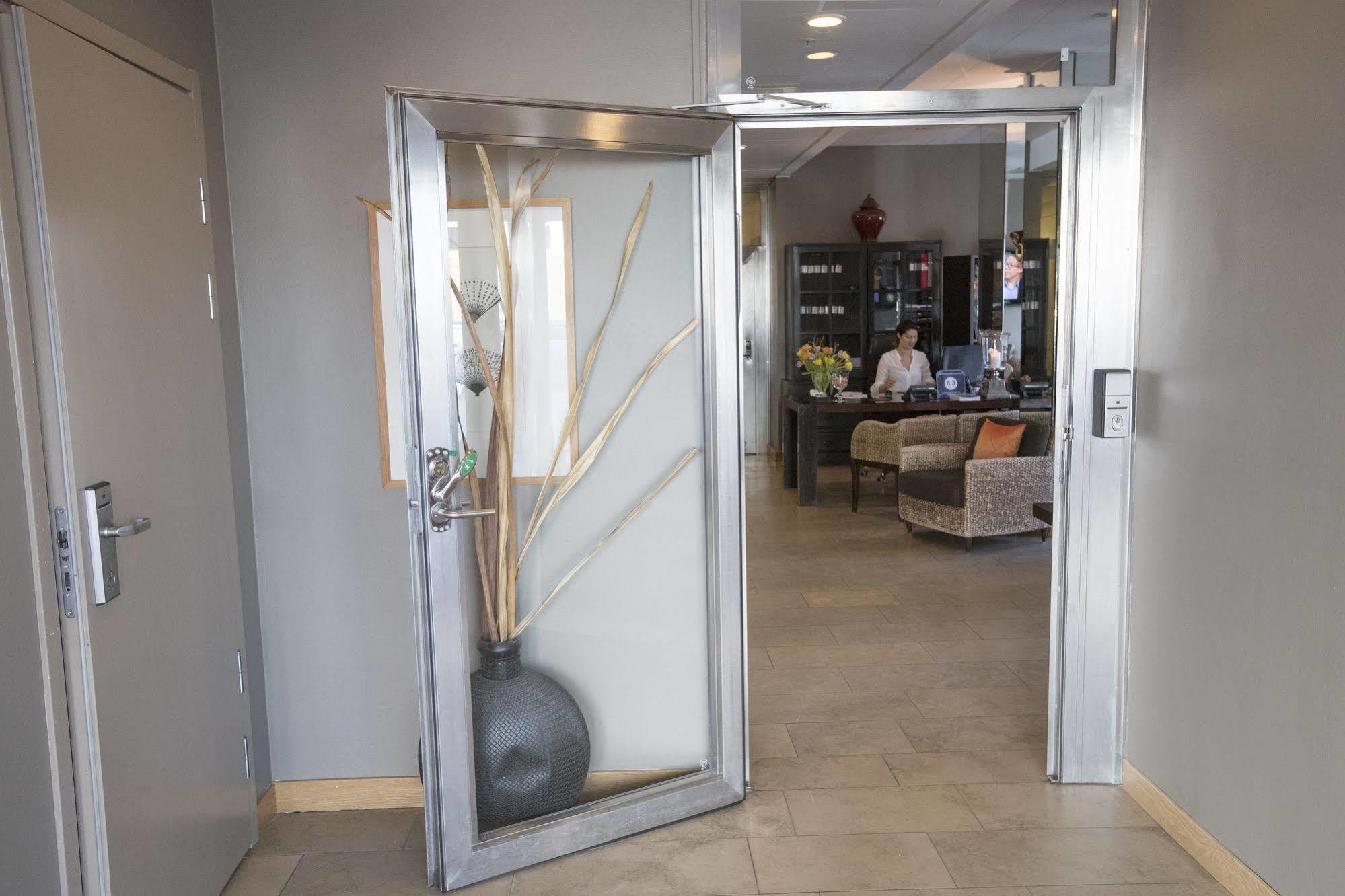 Best Western Solna Business Park Экстерьер фото